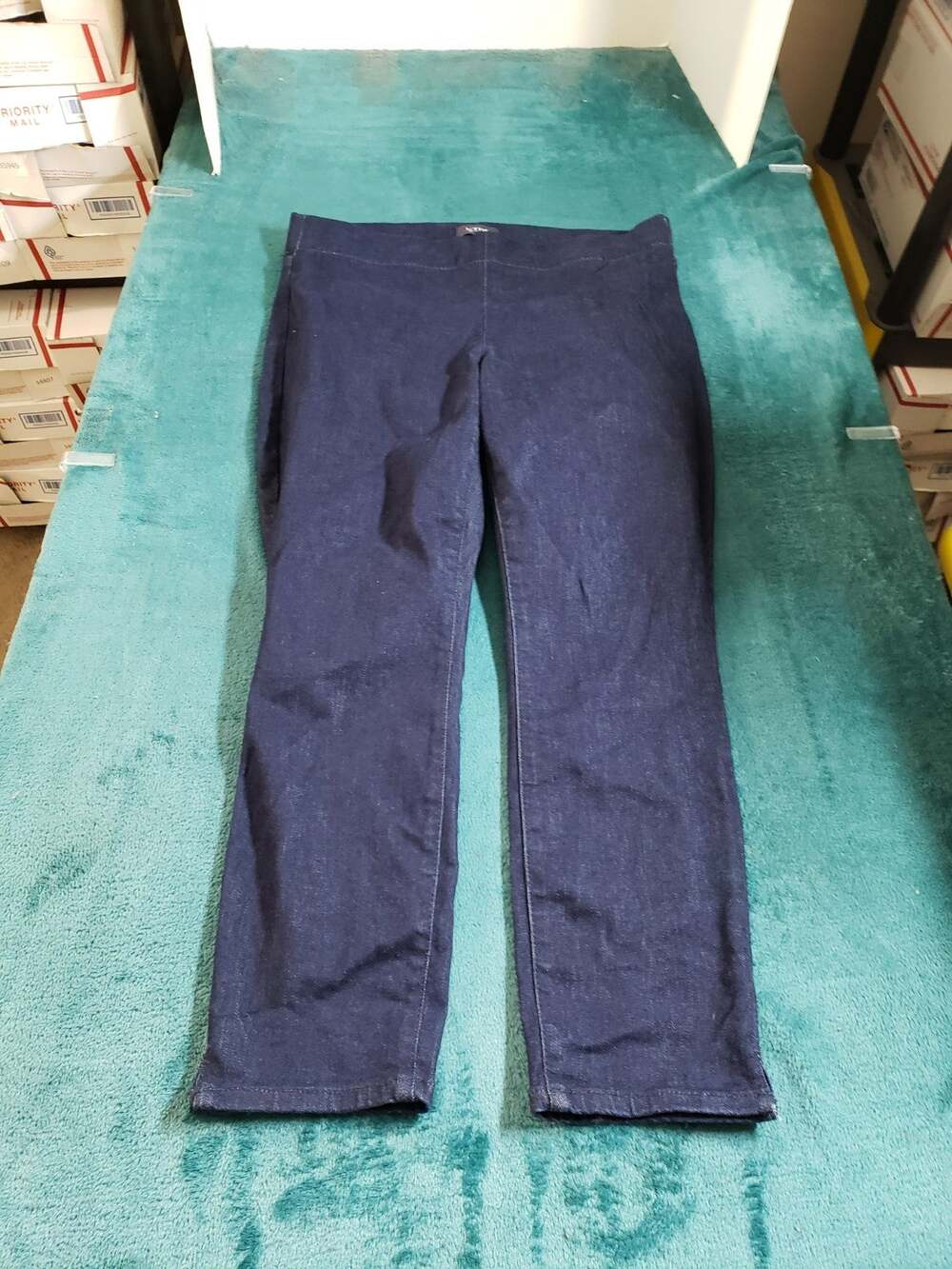 NYDJ Jeans Size 8 Petite Womens Blue Stretch Pants Mid Rise Pull On Cropped